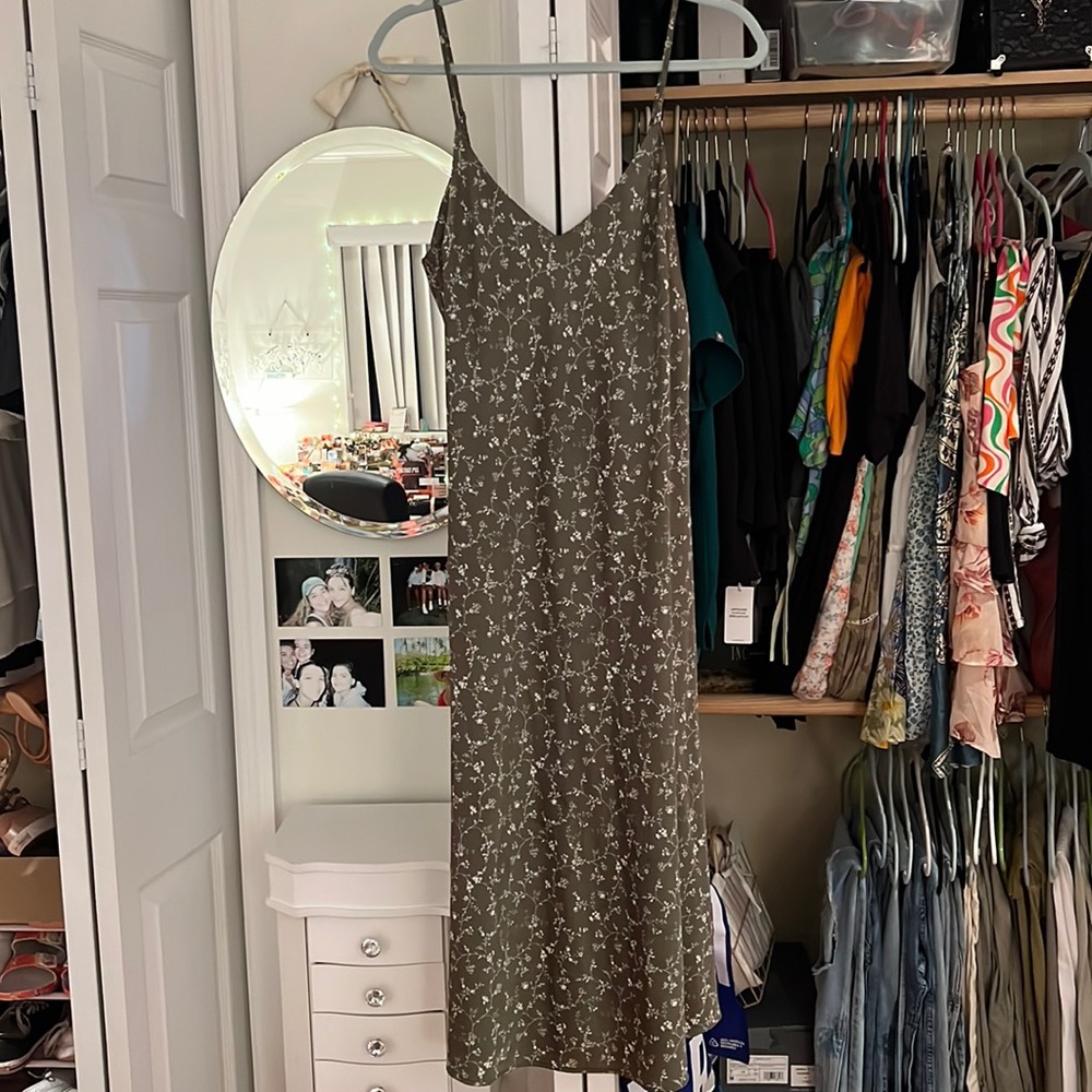 Forever 21 Olive Green Floral Midi Dress